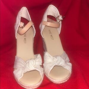 Size 6 Beige/Gold Wedge Sandals